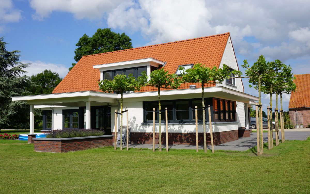 Nieuwbouw van een moderne woning in Ooltgensplaat