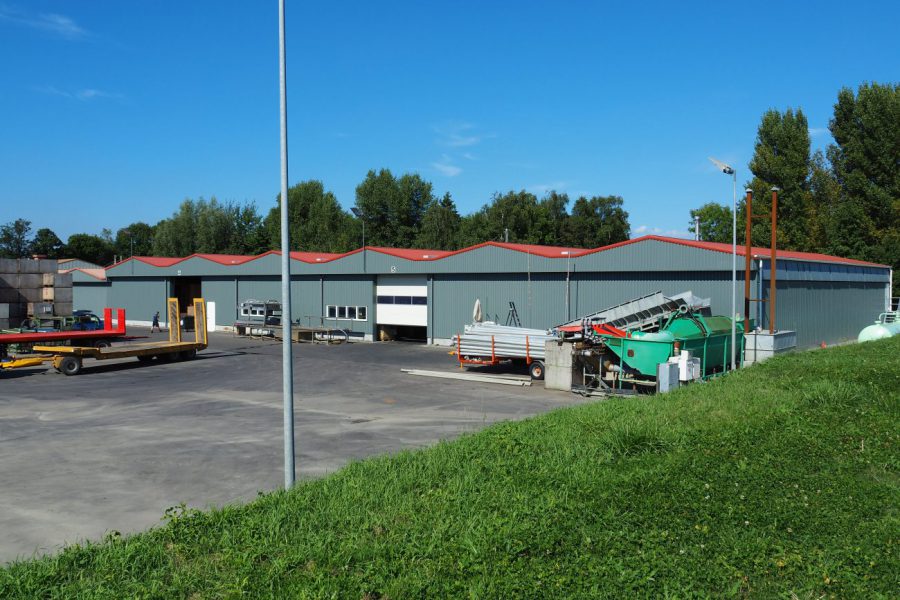 Nieuwbouw van een bloembollen opslag in Stad aan ’t Haringvliet