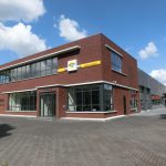 Nieuwbouw van een autospuiterij met kantoor in Rosmalen